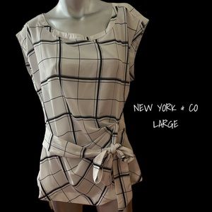 EUC NEW YORK & COMPANY WHITE/BLACK PLAID TANK TOP. FRONT NONFUNCTIONAL TIE LARGE